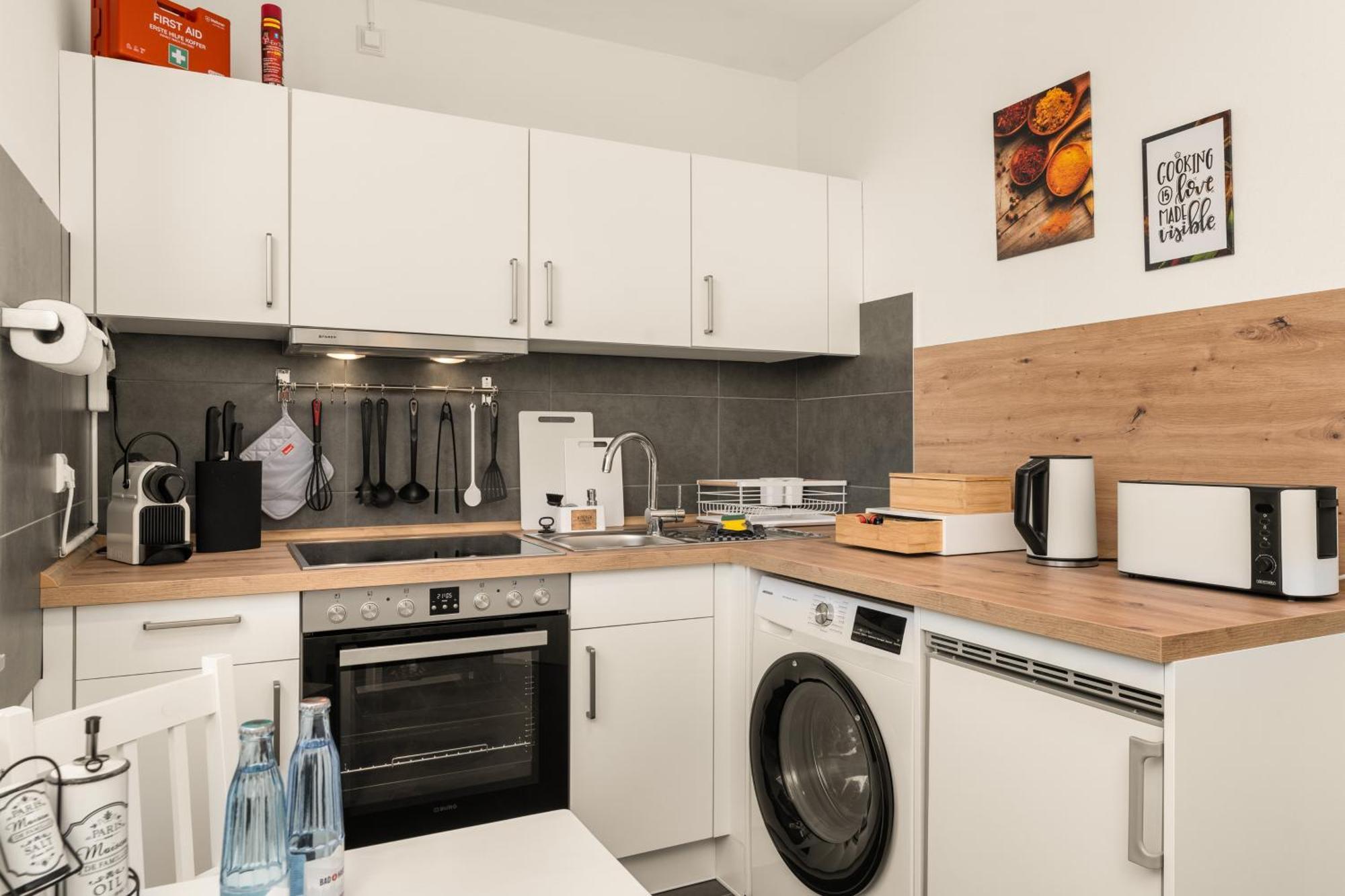 Free Living - City Design Apartments, Zentrum, Outlet, Balkon, Kueche Wolfsburg Eksteriør billede